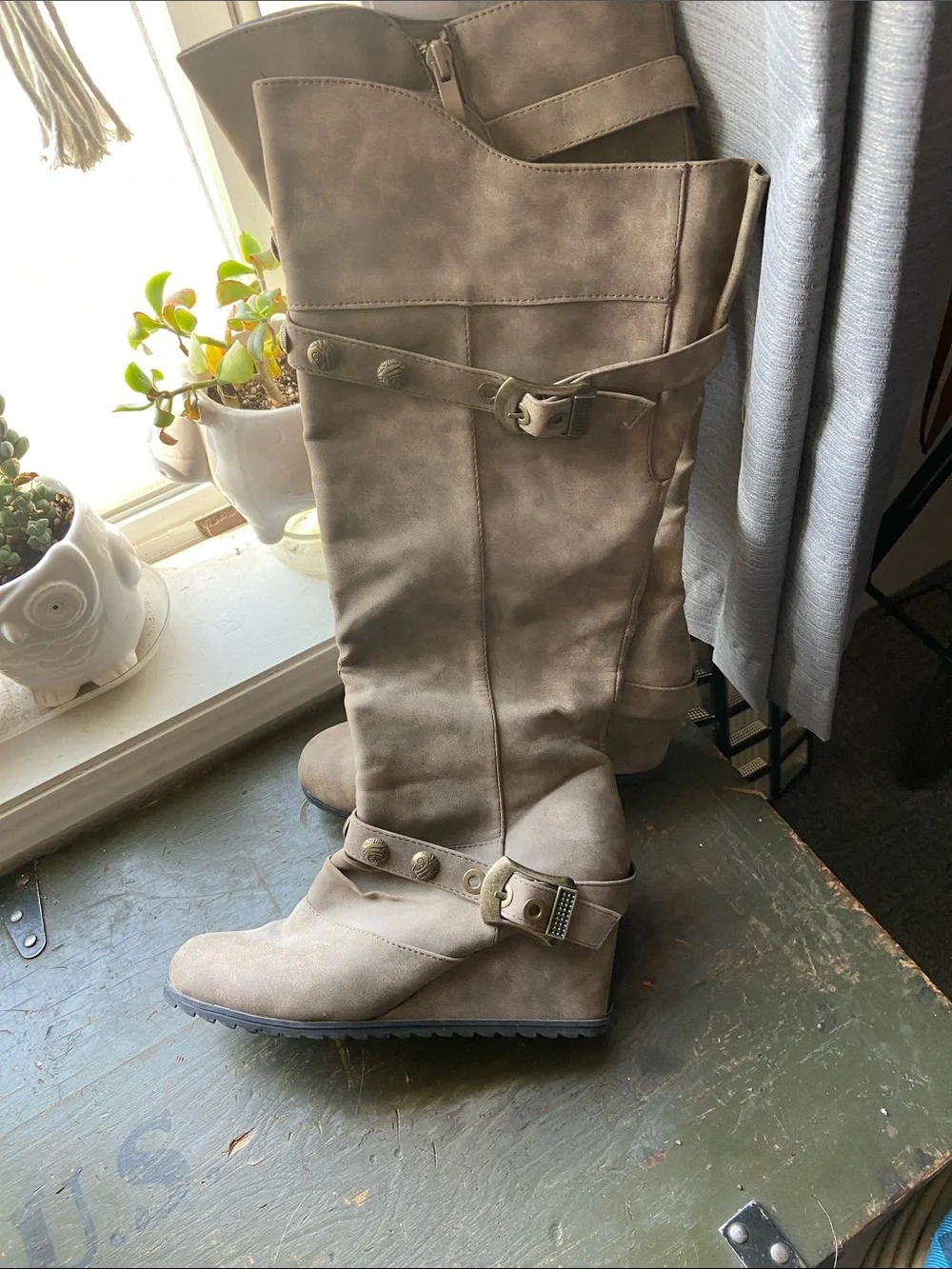 Grey wedge boots